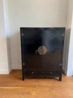 Zwarte Chinese Kast met Messing Sluiting en Lades, Antiek en Kunst, Antiek | Meubels | Kasten, Ophalen of Verzenden