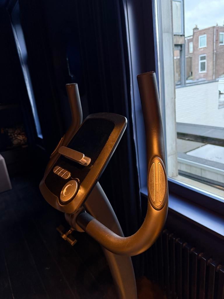 Hometrainer - Zo goed als nieuw, weinig gebruikt!, Sport en Fitness, Fitnessapparatuur, Ophalen, Zo goed als nieuw, Metaal, Benen