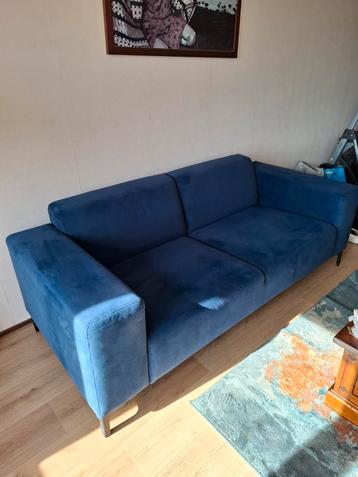 Gratis blauwe velours bank  beschikbaar voor biedingen