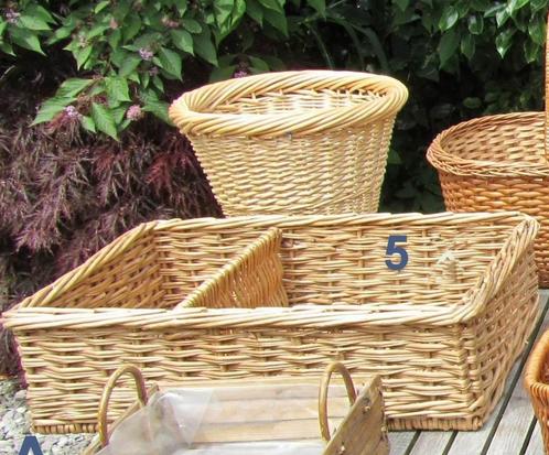 Originele, oude rieten broodmand  in zeer goede staat, Huis en Inrichting, Woonaccessoires | Schalen en Manden, Zo goed als nieuw