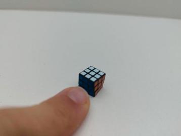 Kleinste rubiks kubus ter wereld  beschikbaar voor biedingen