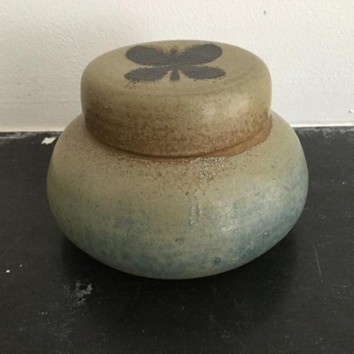 Potterie Peer - Goor – keramische pot deksel vlinderdecor, Verzamelen, Retro, Huis en Inrichting, Ophalen of Verzenden