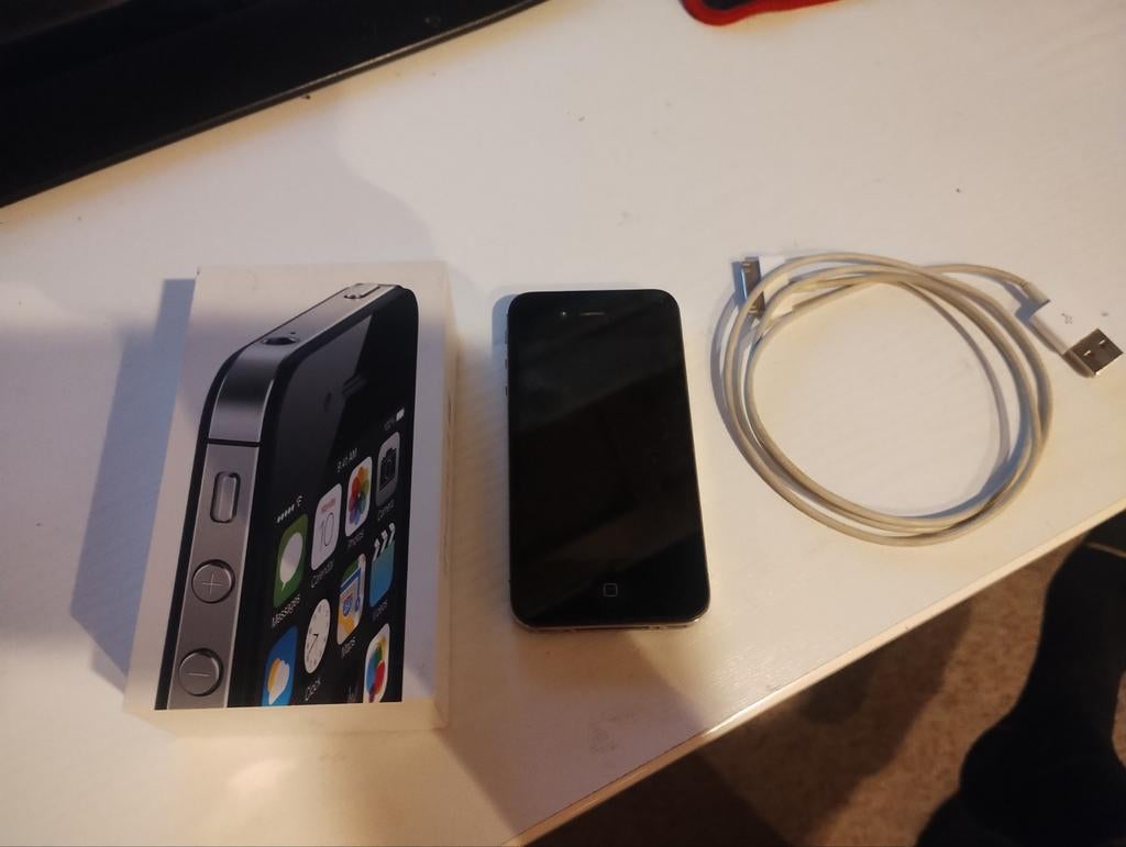 iPhone 4 - 2 stuks werking onbekend, Telecommunicatie, Mobiele telefoons | Apple iPhone, Gebruikt, Zwart, Ophalen of Verzenden