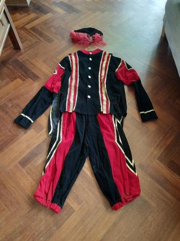 Heel mooi pietenpak te koop met toebehoren beschikbaar voor biedingen