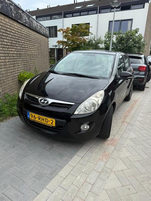 Hyundai i20 1.2 5-DRS 2011 Zwart, Auto's, Hyundai, Particulier, i20, Centrale vergrendeling, Elektrische buitenspiegels, Elektrische ramen