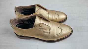 Tommy Hilfiger mt39 beschikbaar voor biedingen