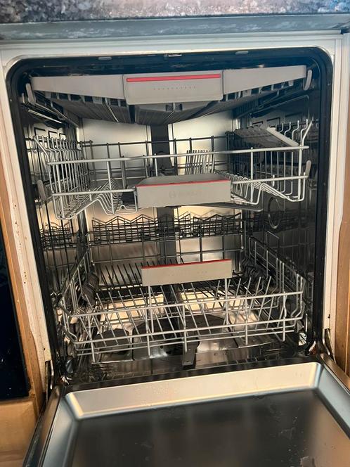 Bosch super silence vaatwasser onderbouw, Witgoed en Apparatuur, Vaatwasmachines, Zo goed als nieuw, Inbouw, Minder dan 85 cm