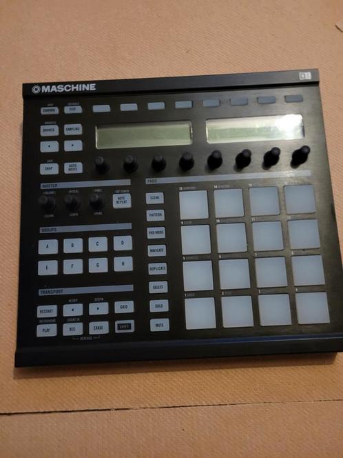 Maschine MK1 met Software en Serials, Muziek en Instrumenten, Midi-apparatuur, Zo goed als nieuw, Ophalen of Verzenden