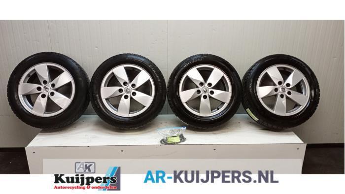 Sportvelgenset + banden van een Renault Megane, Auto-onderdelen, Banden en Velgen, Personenwagen, Gebruikt