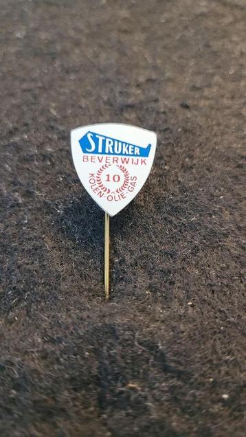 Struker kolen Beverwijk speldje beschikbaar voor biedingen