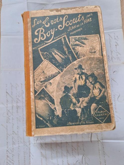 Brocante boek met veel tekeningen - Les 3 Boy-scouts- Frankr, Antiek en Kunst, Curiosa en Brocante, Ophalen of Verzenden