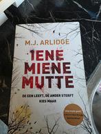 M.j arlidge iene miene mutte, Boeken, Thrillers, Ophalen of Verzenden, Zo goed als nieuw, Scandinavië