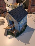 Dickensville Hindeloopen Reddingsbrigade Kersthuisje, Huis en Inrichting, Kunststof, Bruin, Ophalen of Verzenden, Zo goed als nieuw