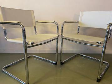 Buisframe slede stoel WIT beschikbaar voor biedingen