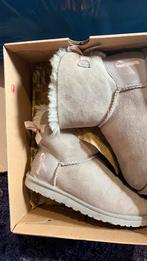 Grijs UGG maat 36, Ophalen of Verzenden, Zo goed als nieuw, Grijs, Lage of Enkellaarzen