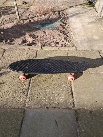 Skateboard  beschikbaar voor biedingen