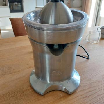 Solis citruspers beschikbaar voor biedingen