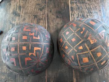 2 Luba Kalebas kom Afrikaanse kunst beschikbaar voor biedingen