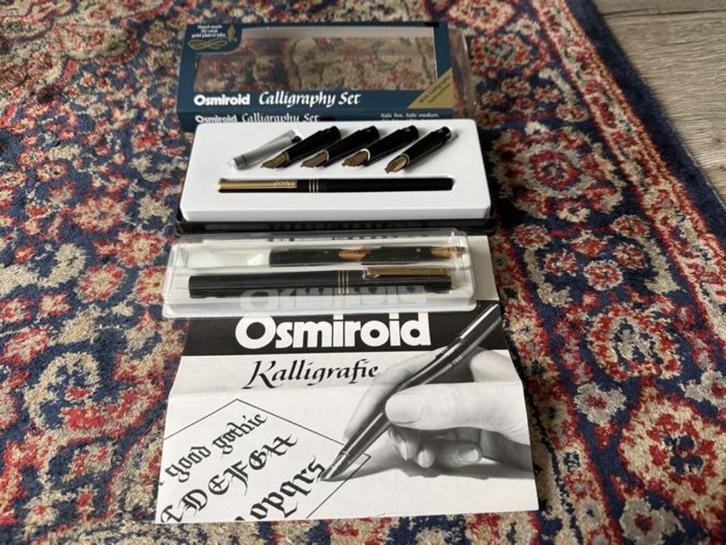 Osmiroid Kalligrafie Sets. ( 2 Sets ), Diversen, Schrijfwaren, Zo goed als nieuw, Ophalen of Verzenden
