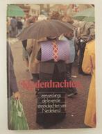 Nieuwhoff, Constance - Klederdrachten / Een reis langs, Verzenden, Gelezen