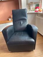 Zwarte leren stoel, Huis en Inrichting, Fauteuils, Ophalen, Zo goed als nieuw, 50 tot 75 cm
