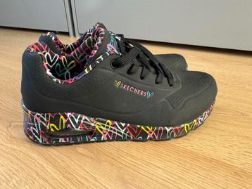 Skechers mt.39 zgan beschikbaar voor biedingen