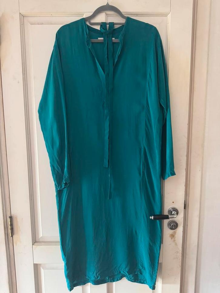 Groene jurk van Humanoid maat M., Kleding | Dames, Jurken, Gedragen, Maat 38/40 (M), Groen, Onder de knie, Ophalen
