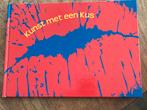 Boek Kunst met een kus Kunstweek, Ophalen of Verzenden, Zo goed als nieuw