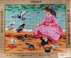 Cado voorbedrukt borduurstramien,meisje geeft duiven te eten, Hobby en Vrije tijd, Borduren en Borduurmachines, Ophalen of Verzenden