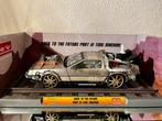 DeLorean DMC-12 Back to the Future 3 op rails 1:18 Sun Star, Nieuw, Sun Star, Ophalen of Verzenden, Auto