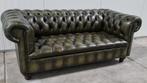 Showroommodel Chesterfield bank olijfgroen leer + BEZORGING, Chesterfield, Nieuw, Ophalen of Verzenden, Rechte bank