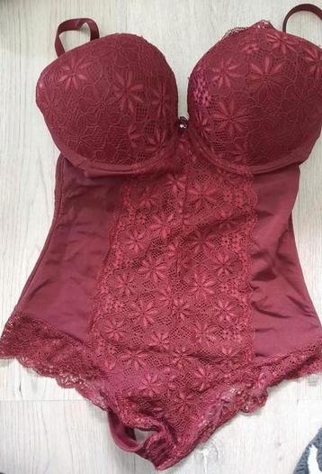Bordeaux rode push-up body string maat 40 beschikbaar voor biedingen