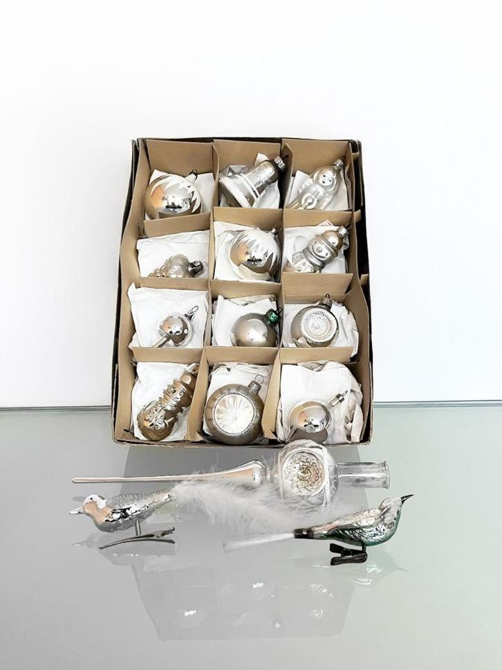 Zilverkleurige set vintage kerstballen en ornamenten, Diversen, Kerst, Ophalen of Verzenden
