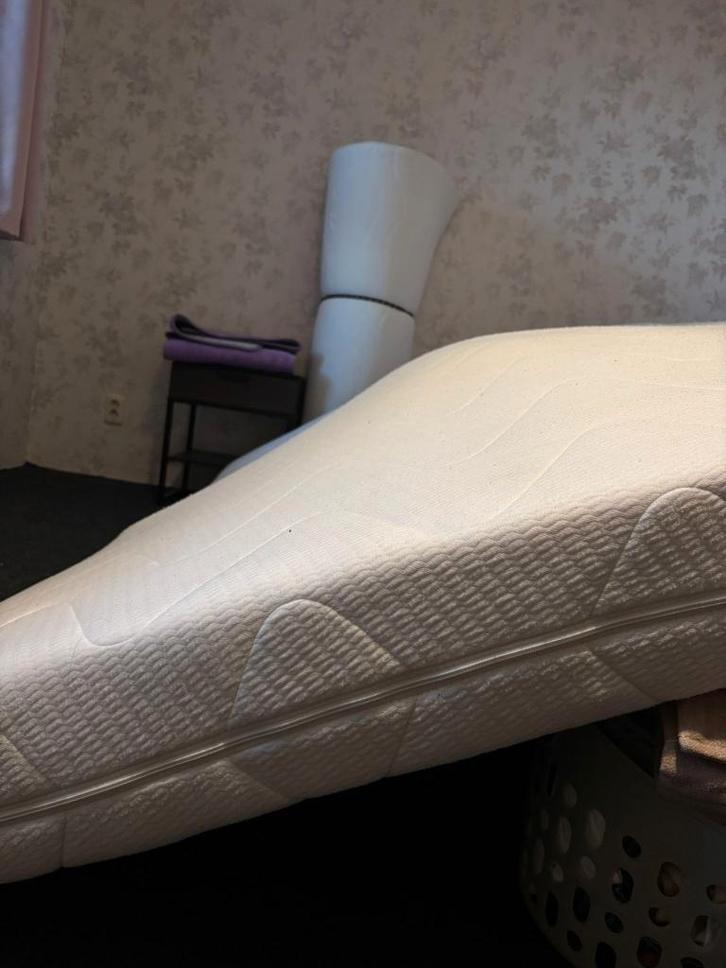 Gratis matrass, Huis en Inrichting, Slaapkamer | Matrassen en Bedbodems, Gebruikt, Matras, 140 cm, 200 cm, Tweepersoons, Ophalen