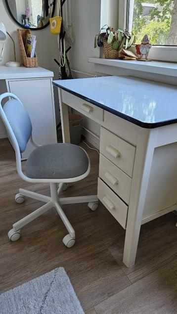 Vintage Kinderbureautje (jaren 50/60) beschikbaar voor biedingen