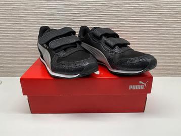 Nieuwe Puma sneakers zwart + glittertjes mt 32/33