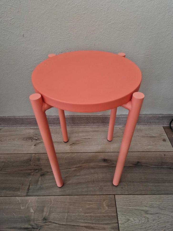 H&M Home Krukje - Leuke accentkleur!, Huis en Inrichting, Stoelen, Gebruikt, Eén, Hout, Kunststof, Overige kleuren, Ophalen