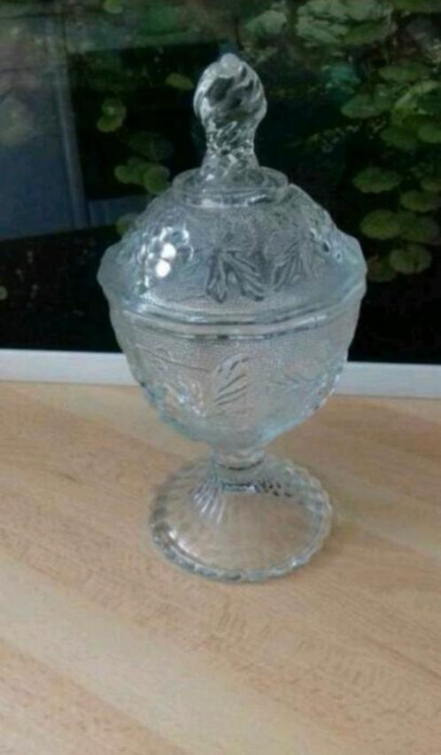 Héél oude bonbonnière van glas. Mooi bewerkt., Antiek en Kunst, Antiek | Glas en Kristal, Ophalen of Verzenden