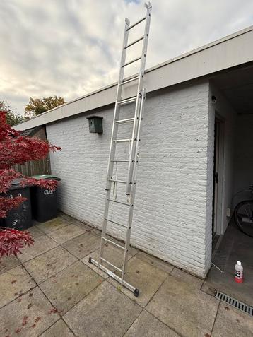 Ladder 2X8 beschikbaar voor biedingen