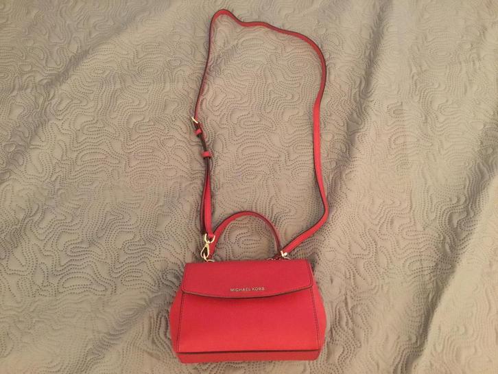 Mooie rode Michael Kors tas - Zo goed als nieuw!, Sieraden, Tassen en Uiterlijk, Tassen | Damestassen, Zo goed als nieuw, Handtas
