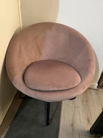 Mooi grijsroze fauteuil, zacht en comfortabel. beschikbaar voor biedingen