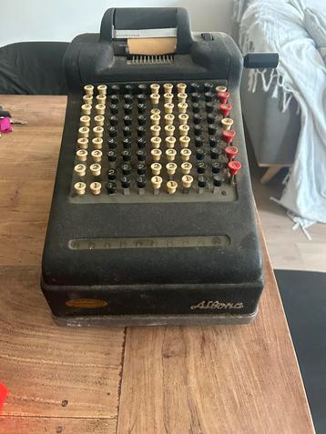 Albona mechanische rekenmachine jaren ’40/’50 – vintage beschikbaar voor biedingen