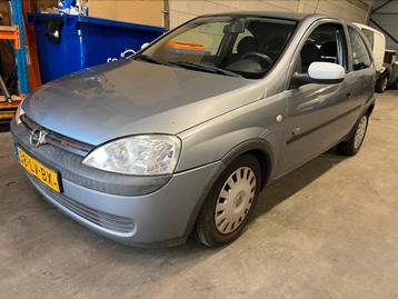 Opel Corsa 1.2 16V 3D 2003 Grijs beschikbaar voor biedingen