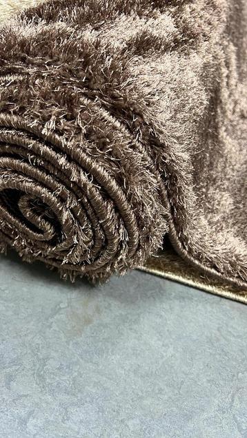 HOOGPOLIG TAPIJT VLOERKLEED SHAGGY ERIC KUSTER UITVERKOOP!! beschikbaar voor biedingen