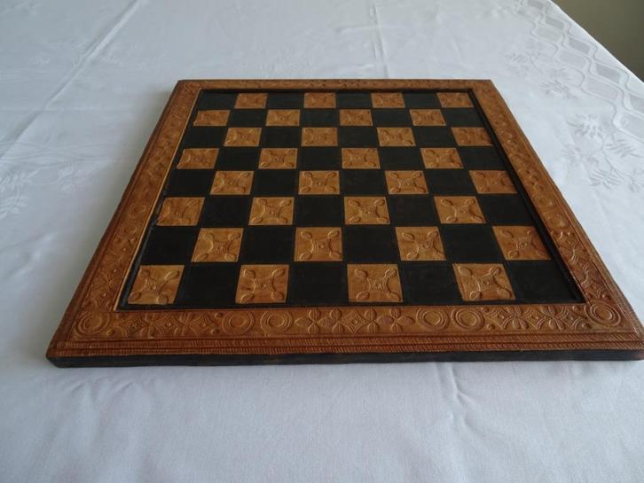 Vintage schaakbord met leer overtrokken, Hobby en Vrije tijd, Gezelschapsspellen | Bordspellen, Gebruikt, Een of twee spelers