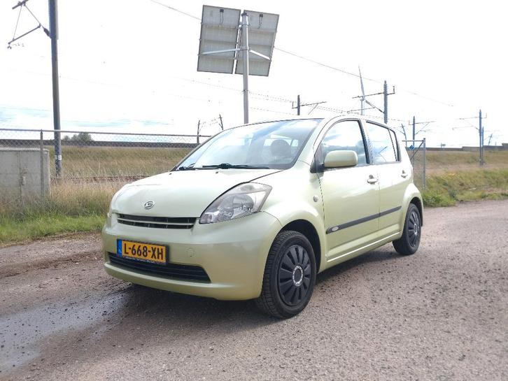 Daihatsu Sirion 1.0 51KW 2006 Groen Airco, Auto's, Daihatsu, Bedrijf, Sirion, ABS, Airbags, Airconditioning, Centrale vergrendeling