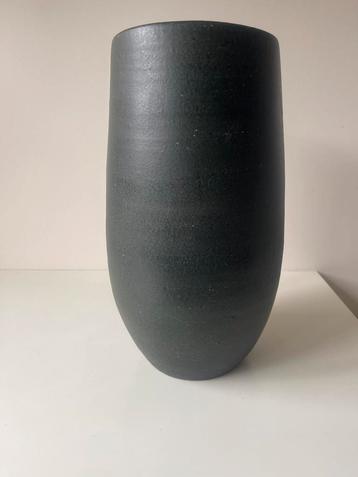 TS Antraciet Zwarte Bloempot/Vaas beschikbaar voor biedingen