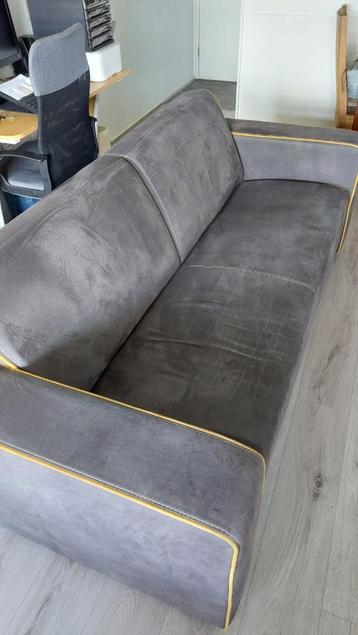 2-zits bank beschikbaar voor biedingen