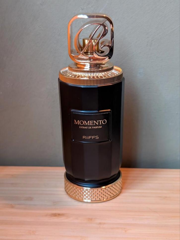 Momento Riiffs extrait de parfum sample, Sieraden, Tassen en Uiterlijk, Uiterlijk | Parfum, Zo goed als nieuw, Ophalen of Verzenden