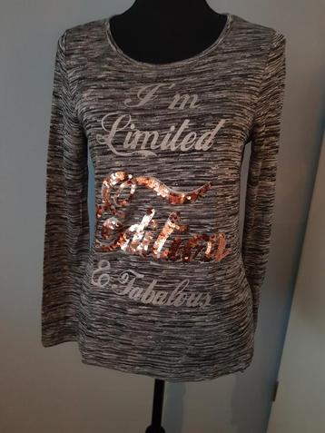 Nieuwe Geisha trui
Maat S,  grey melange (zwart / grijs) beschikbaar voor biedingen